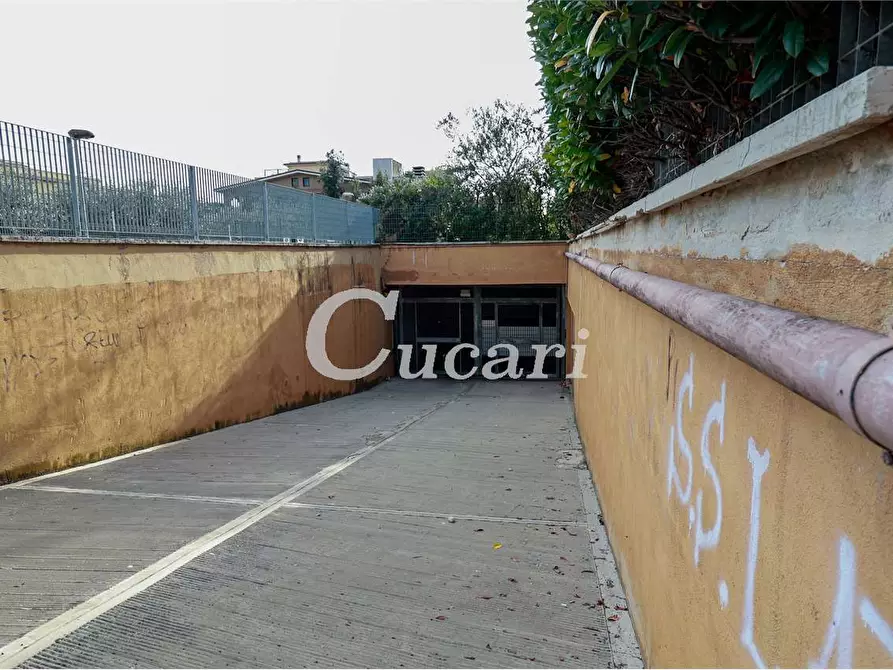 Immagine 28 di Bilocale in vendita  in Via Poseidone a Roma