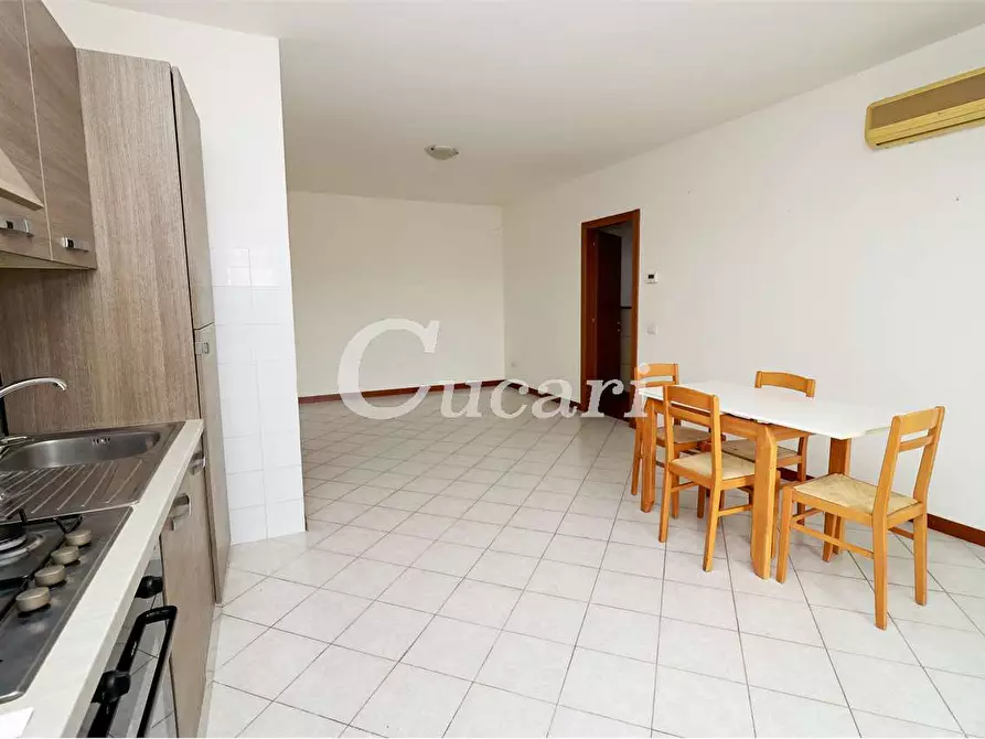 Immagine 40 di Bilocale in vendita  in Via Poseidone a Roma