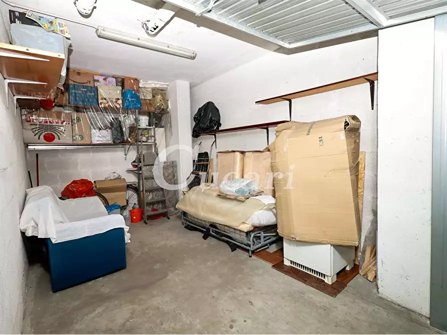 Immagine 37 di Bilocale in vendita  in Via Poseidone a Roma