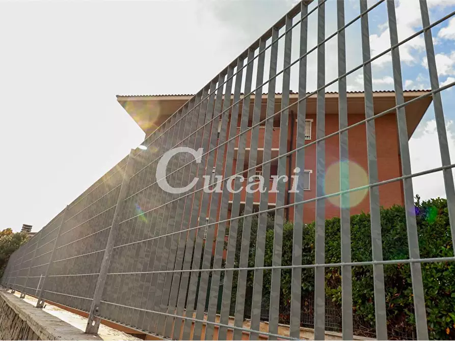 Immagine 43 di Bilocale in vendita  in Via Poseidone a Roma