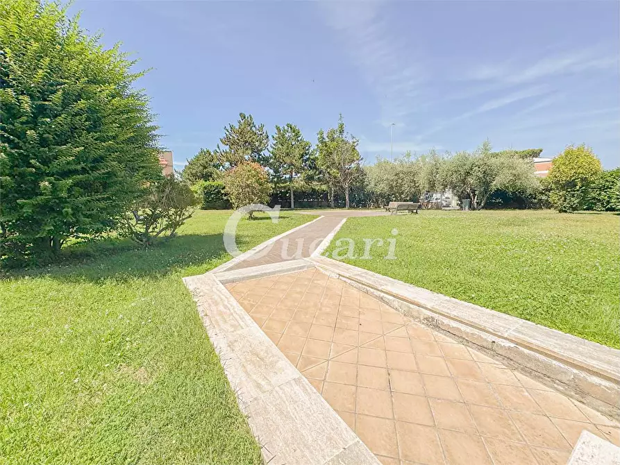 Immagine 4 di Appartamento in vendita  in via ignazio scimmonelli a Roma