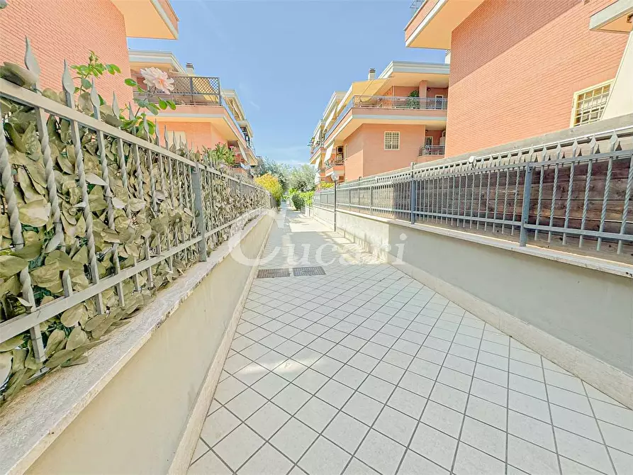 Immagine 5 di Appartamento in vendita  in via ignazio scimmonelli a Roma