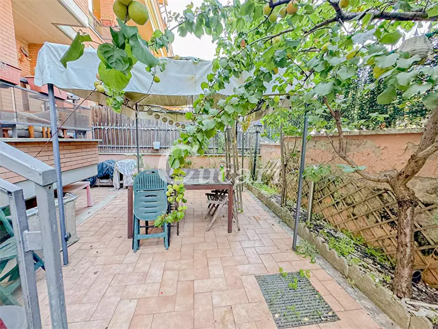 appartamento in vendita a Roma in zona Osteria del Curato