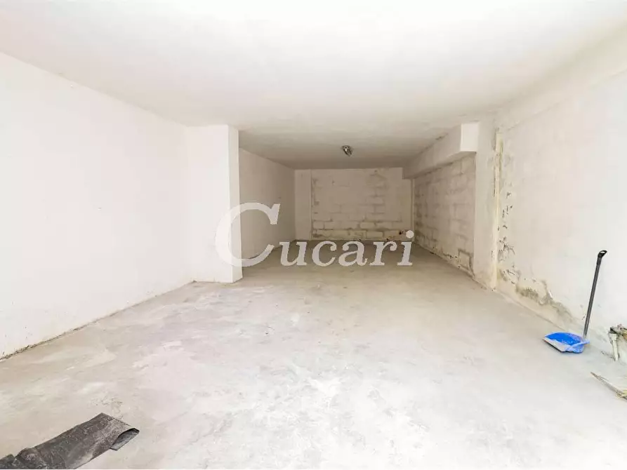 Immagine 1 di Garage in vendita  in largo dei germani a Ardea