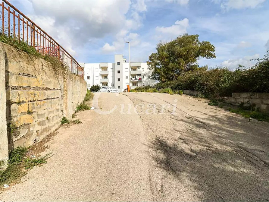 Immagine 9 di Garage in vendita  in largo dei germani a Ardea