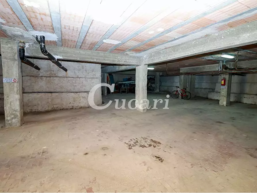 Immagine 5 di Garage in vendita  in via arno a Ardea