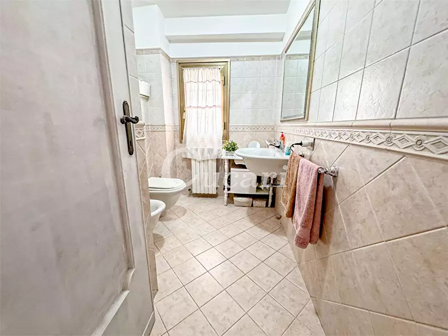 Immagine 31 di Quadrilocale in vendita  in VIA CERZETO a Roma