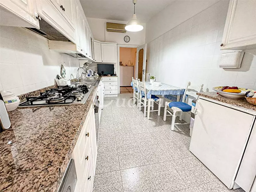 Immagine 39 di Quadrilocale in vendita  in VIA CERZETO a Roma