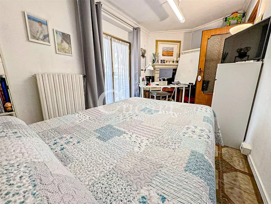 Immagine 43 di Quadrilocale in vendita  in VIA CERZETO a Roma