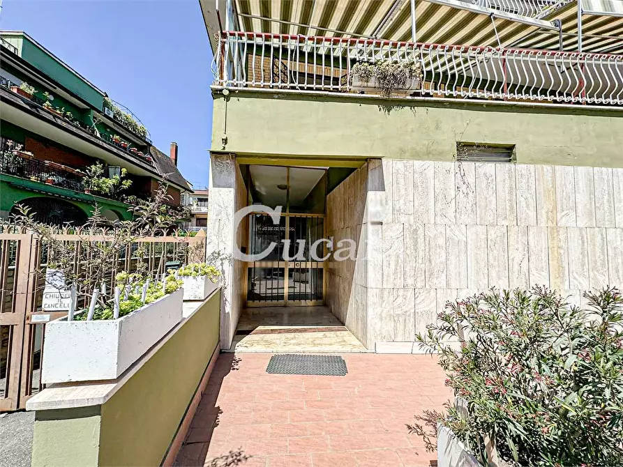 Immagine 54 di Quadrilocale in vendita  in VIA CERZETO a Roma