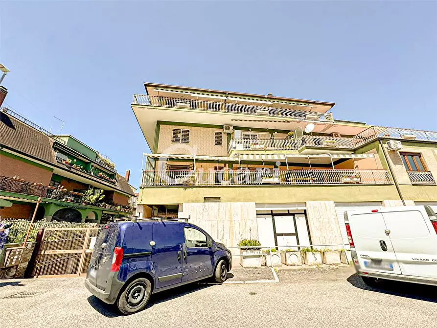 Immagine 56 di Quadrilocale in vendita  in VIA CERZETO a Roma