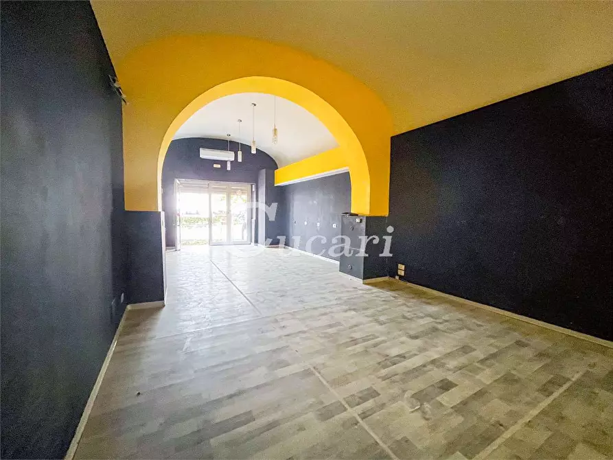 Immagine 8 di Negozio in affitto  in viale emilia romagna a Genzano Di Roma