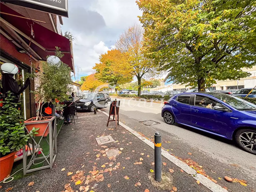 Immagine 16 di Negozio in affitto  in viale emilia romagna a Genzano Di Roma