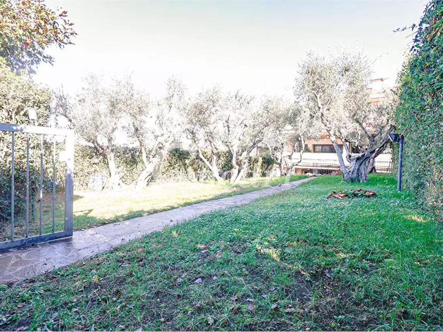 Immagine 37 di Trilocale in vendita  in via di salè a Frascati