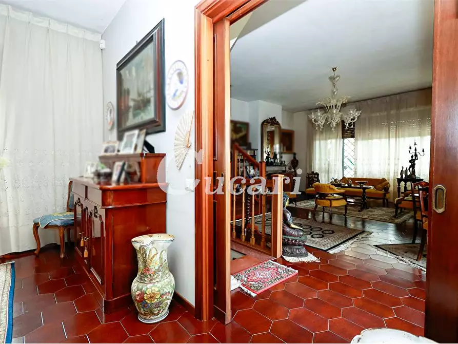 Immagine 14 di Villa in vendita  in viale tevere a Ardea