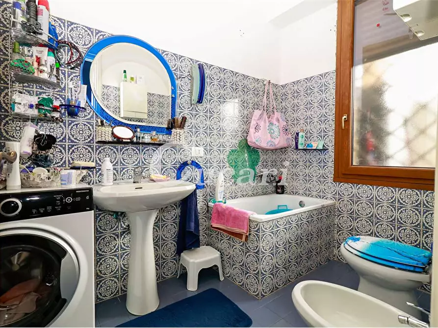 Immagine 21 di Villa in vendita  in viale tevere a Ardea