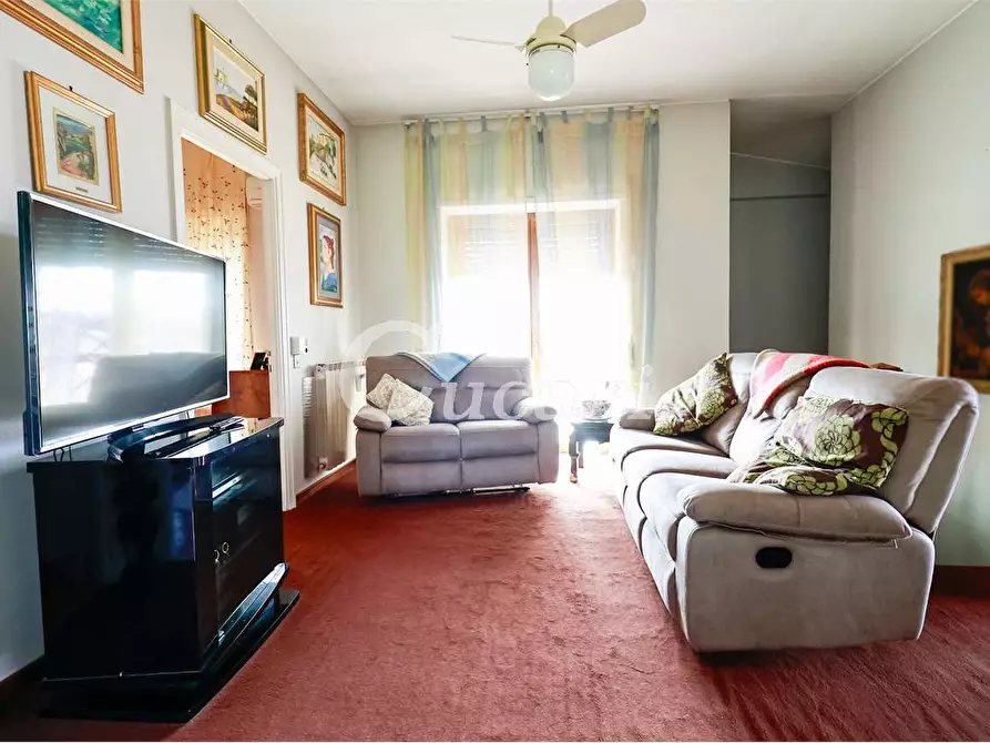 Immagine 32 di Villa in vendita  in viale tevere a Ardea