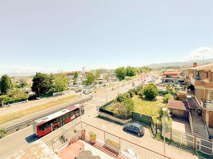 Immagine 2 di Quadrilocale in vendita  in VIA CERZETO a Roma