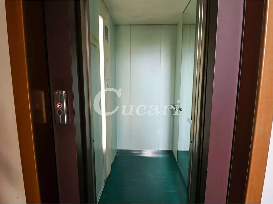 Immagine 25 di Bilocale in vendita  in Via Poseidone a Roma