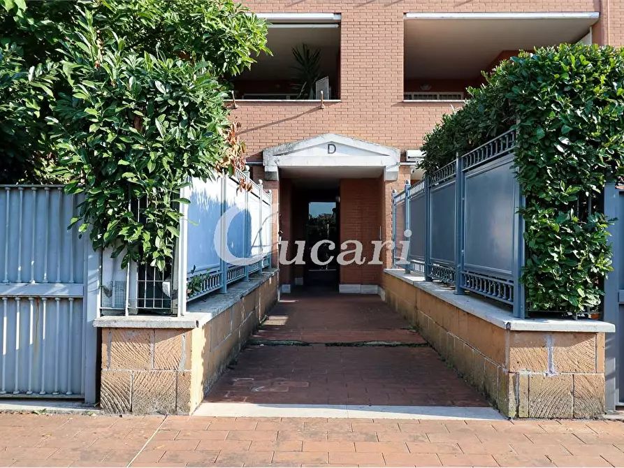 Immagine 46 di Bilocale in vendita  in Via Poseidone a Roma