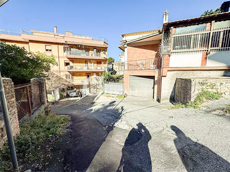 Immagine 44 di Quadrilocale in vendita  in via san carlo borromeo a Rocca Di Papa