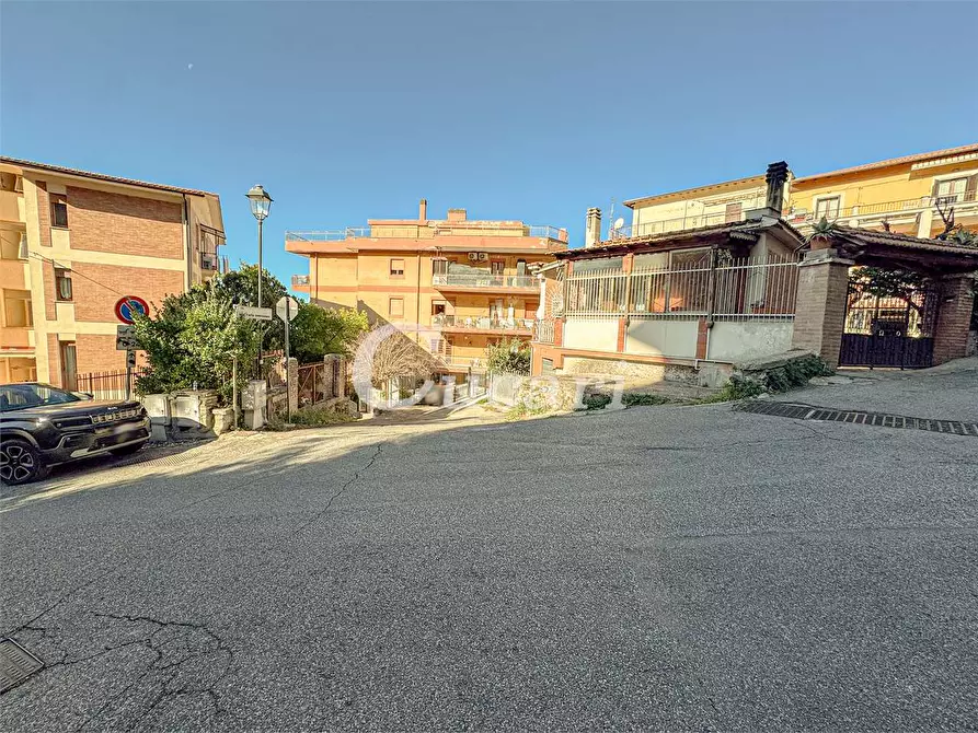 Immagine 46 di Quadrilocale in vendita  in via san carlo borromeo a Rocca Di Papa