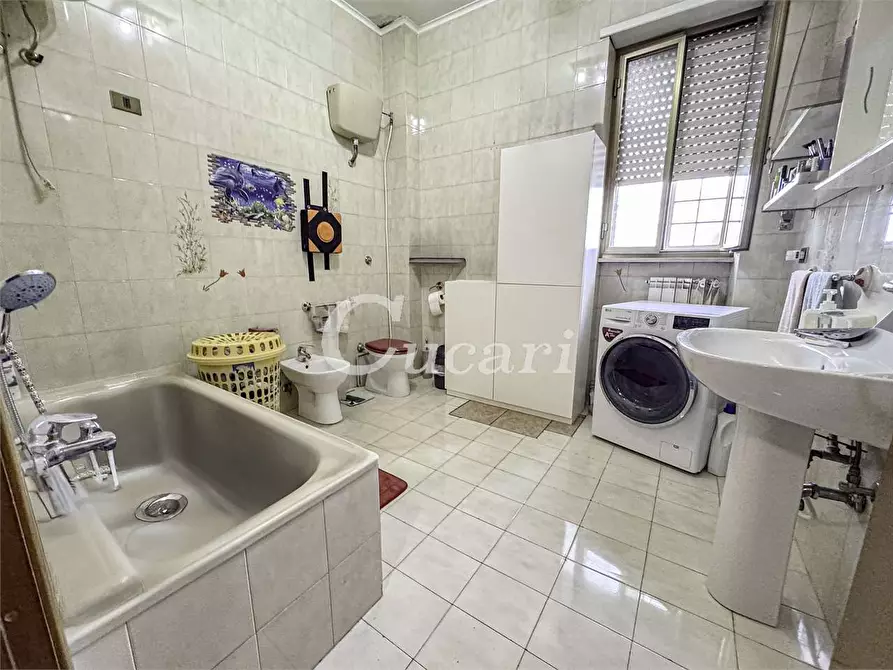 Immagine 24 di Trilocale in vendita  in via castelbellinio a Roma