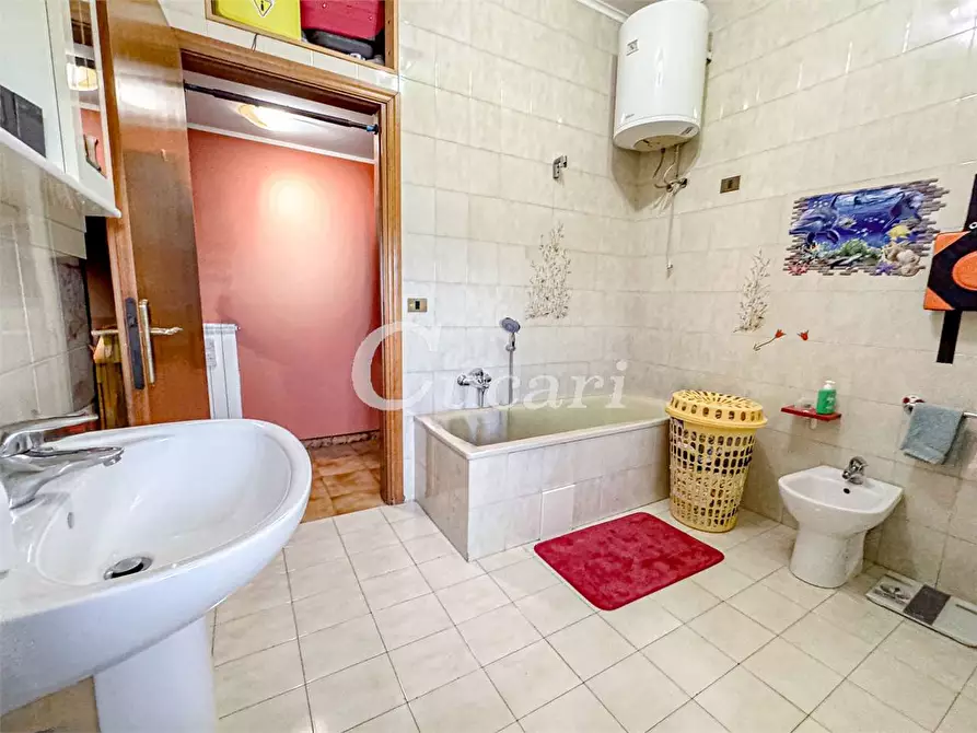 Immagine 32 di Trilocale in vendita  in via castelbellinio a Roma