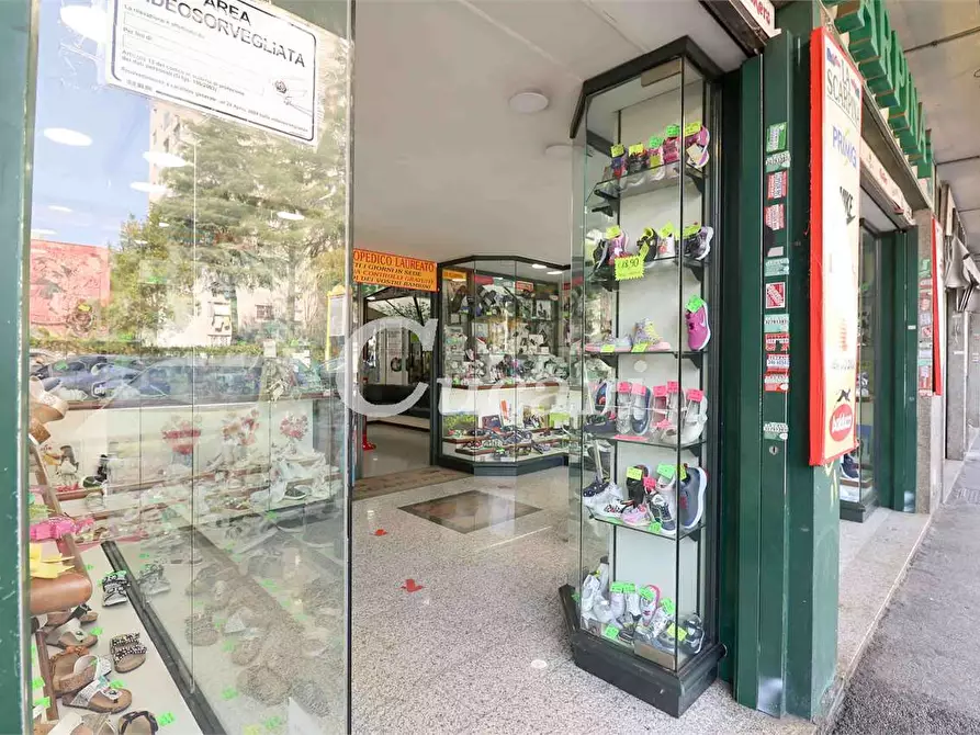 Immagine 7 di Negozio in affitto  in Viale Paolo Ferdinando Quaglia a Roma