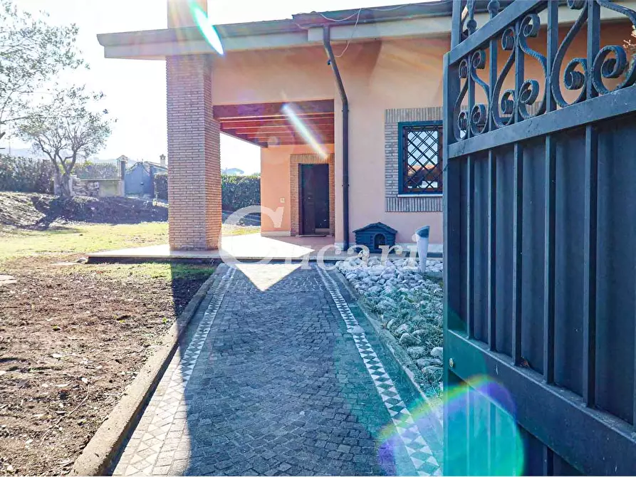 Immagine 3 di Casa bifamiliare in vendita  in Via Enrico Fermi a Frascati