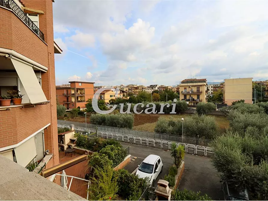 Immagine 30 di Bilocale in vendita  in Via Poseidone a Roma