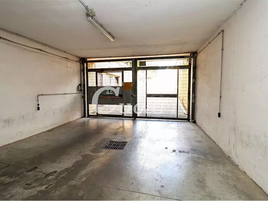 Immagine 33 di Bilocale in vendita  in Via Poseidone a Roma