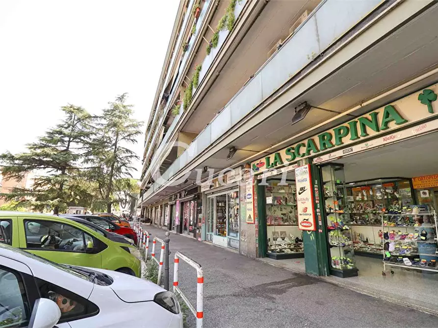 Immagine 1 di Negozio in vendita  in Viale Paolo Ferdinando Quaglia a Roma