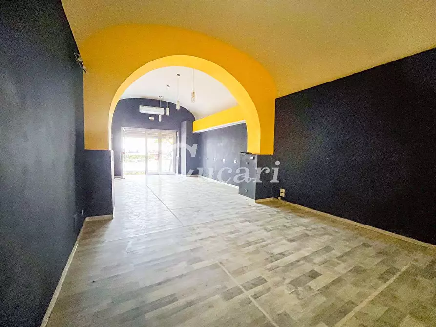 Immagine 2 di Negozio in affitto  in viale emilia romagna a Genzano Di Roma