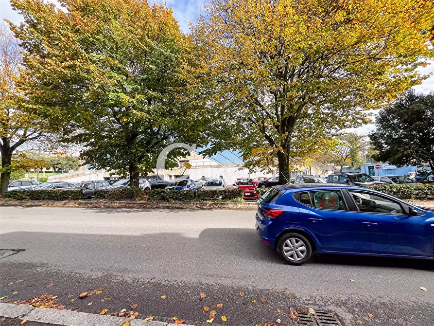 Immagine 19 di Negozio in affitto  in viale emilia romagna a Genzano Di Roma