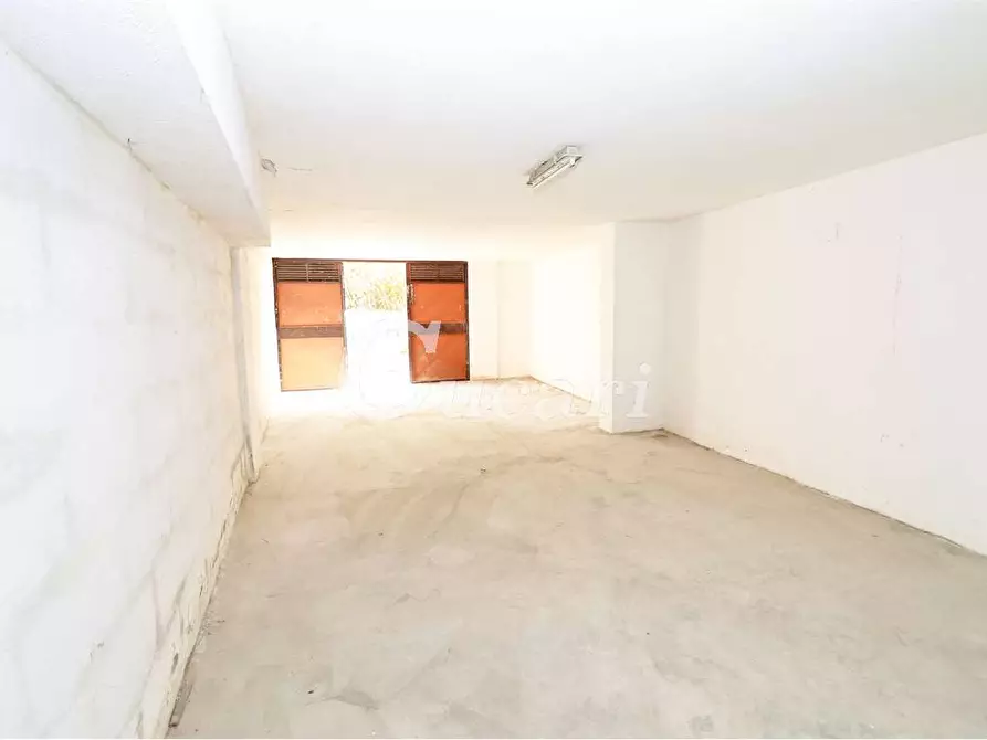 Immagine 5 di Garage in vendita  in largo dei germani a Ardea