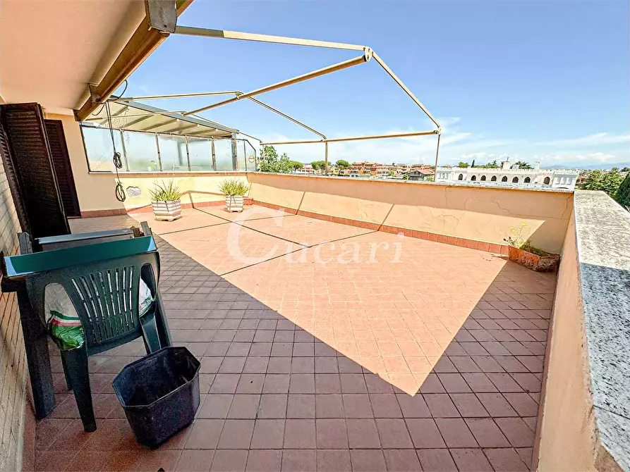 Immagine 1 di Quadrilocale in vendita  in VIA CERZETO a Roma