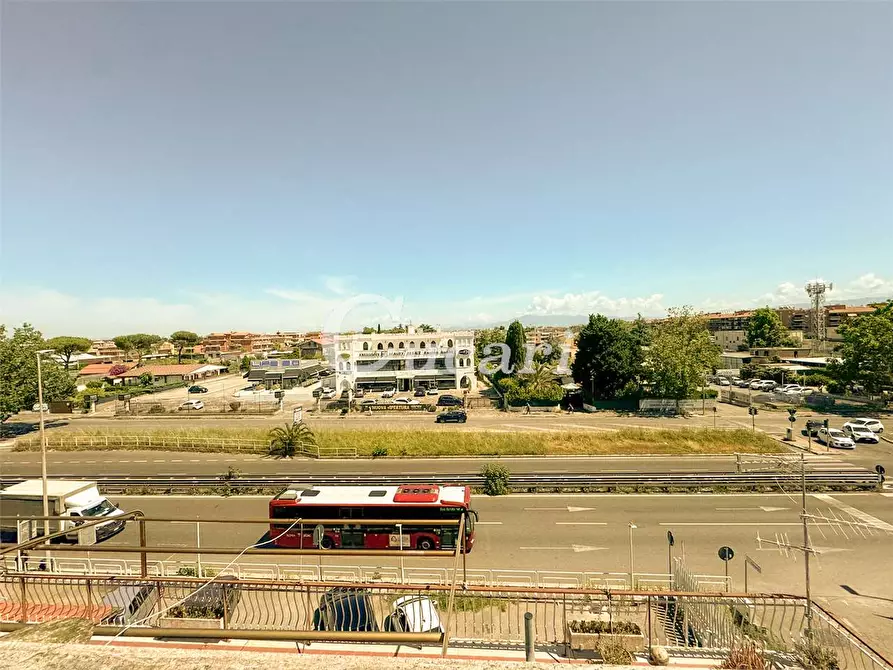 Immagine 48 di Quadrilocale in vendita  in VIA CERZETO a Roma