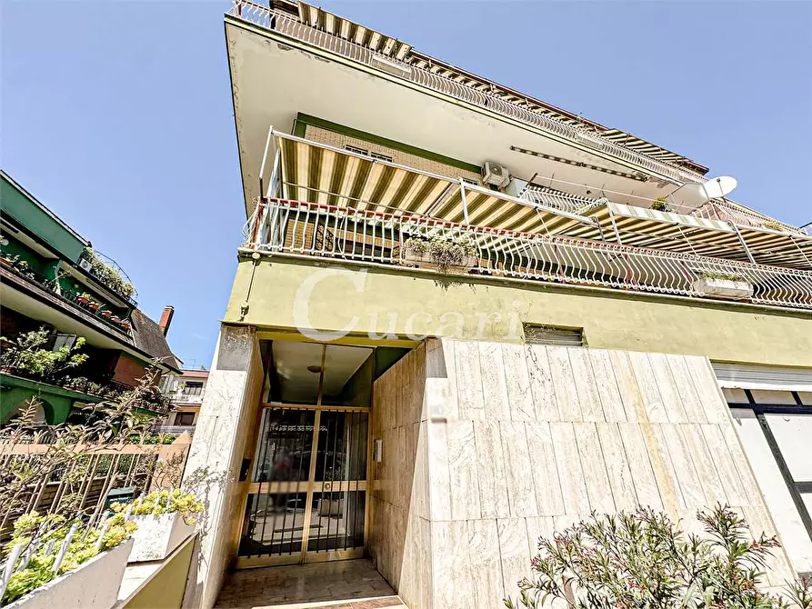 Immagine 55 di Quadrilocale in vendita  in VIA CERZETO a Roma
