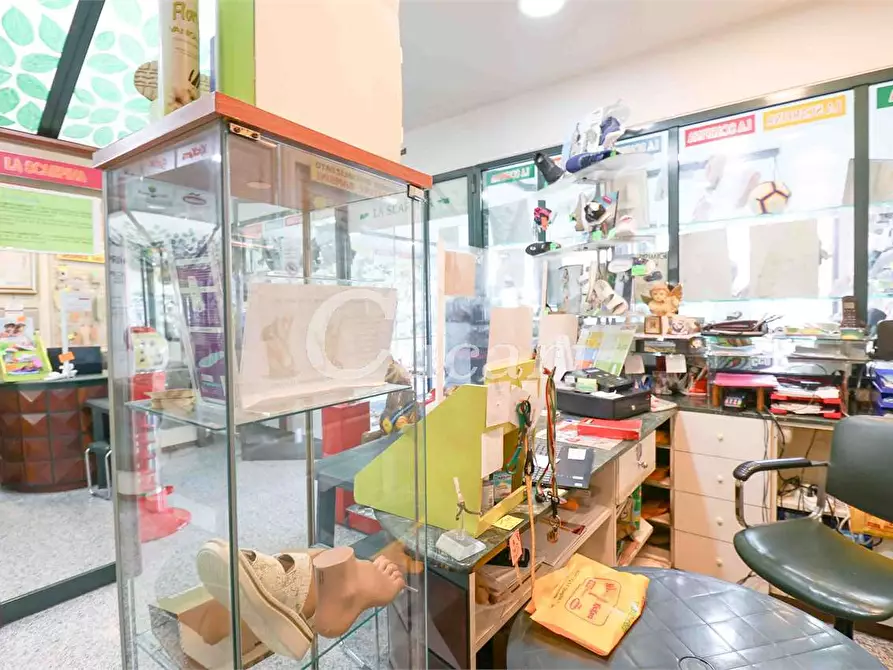 Immagine 15 di Negozio in affitto  in Viale Paolo Ferdinando Quaglia a Roma