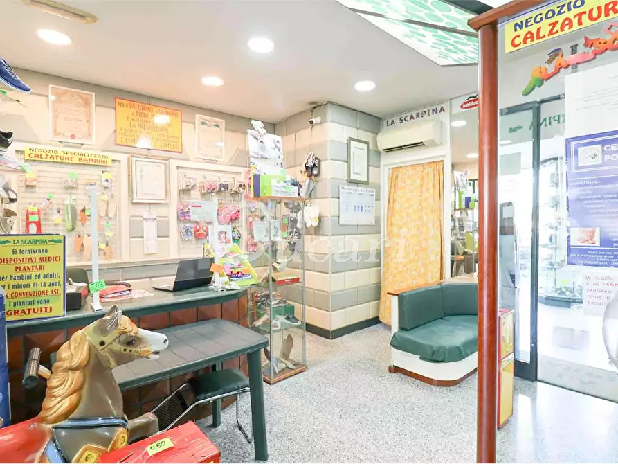 Immagine 17 di Negozio in affitto  in Viale Paolo Ferdinando Quaglia a Roma