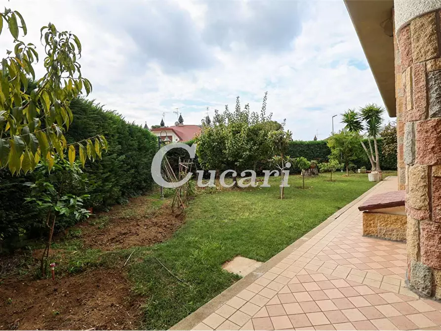 Immagine 6 di Villa in vendita  in viale tevere a Ardea