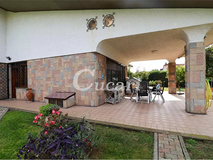 Immagine 8 di Villa in vendita  in viale tevere a Ardea