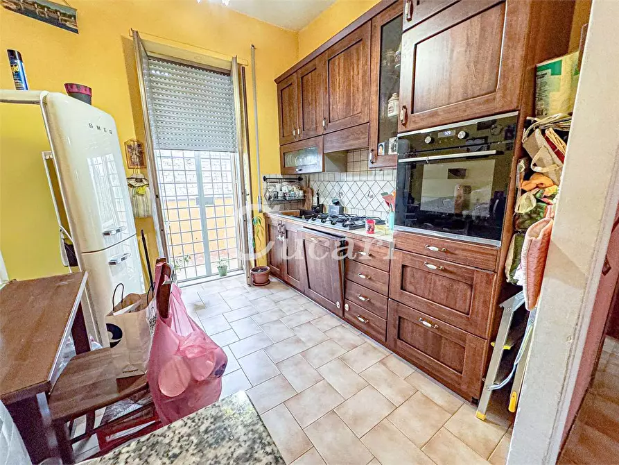 Immagine 2 di Trilocale in vendita  in via castelbellinio a Roma