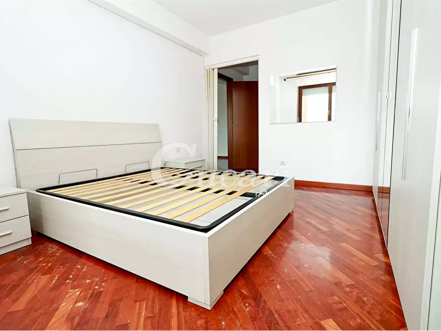 Immagine 8 di Bilocale in vendita  in Via Poseidone a Roma