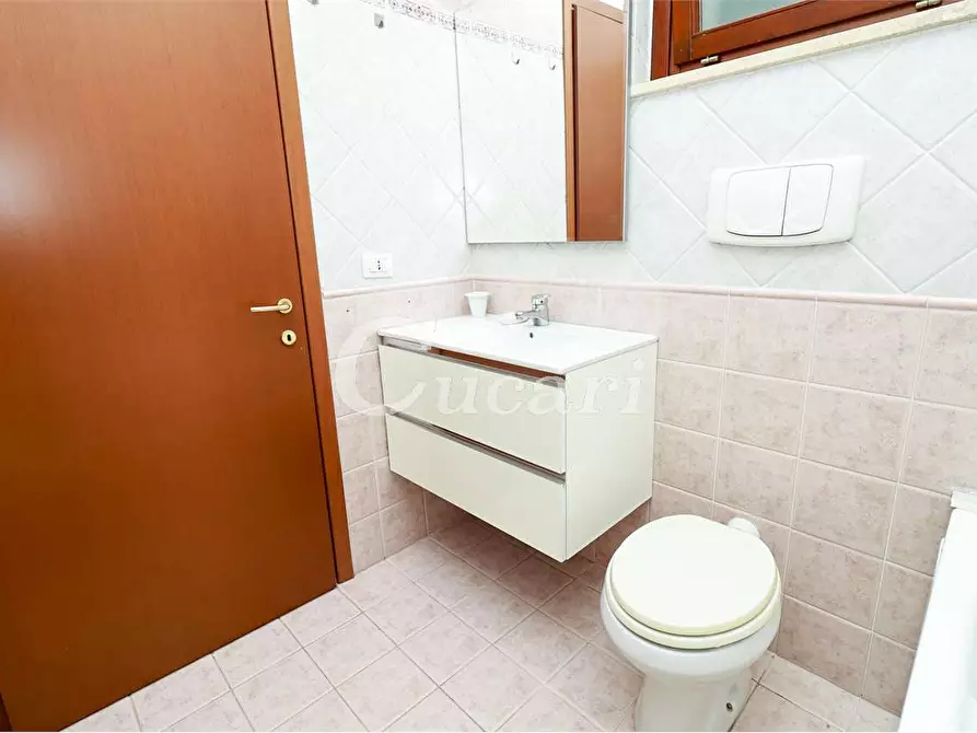 Immagine 15 di Bilocale in vendita  in Via Poseidone a Roma