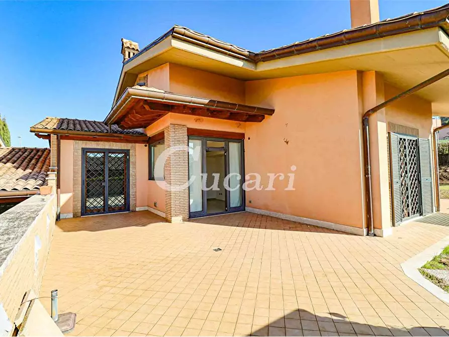 Immagine 4 di Casa bifamiliare in vendita  in Via Enrico Fermi a Frascati