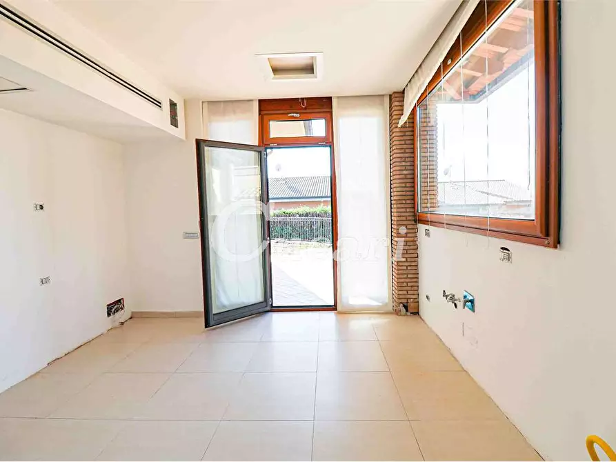 Immagine 13 di Casa bifamiliare in vendita  in Via Enrico Fermi a Frascati