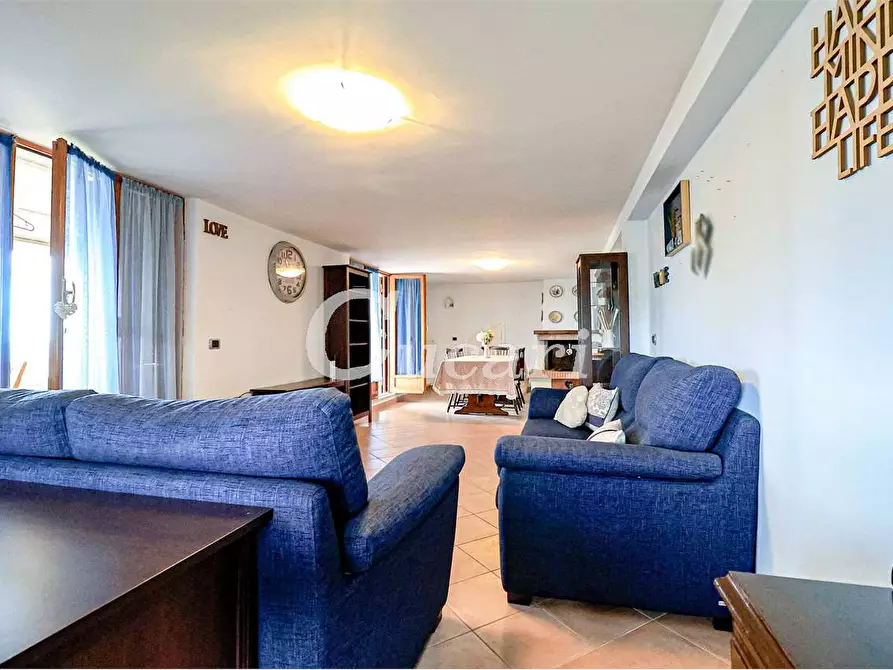 Immagine 49 di Attico in affitto  in via umberto pavone a Grottaferrata