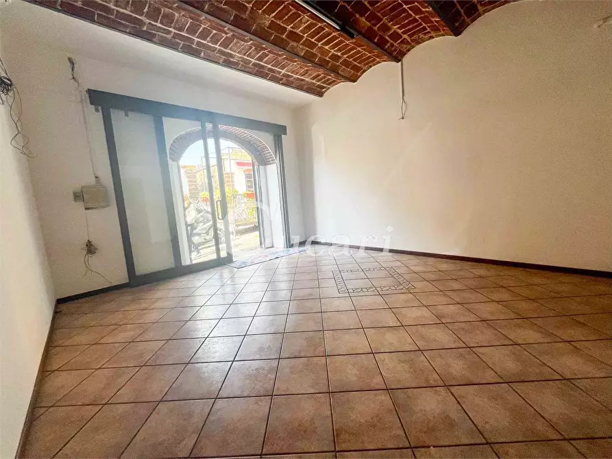 Immagine 5 di Negozio in affitto  in Via sebastiano silvestri  a Genzano Di Roma